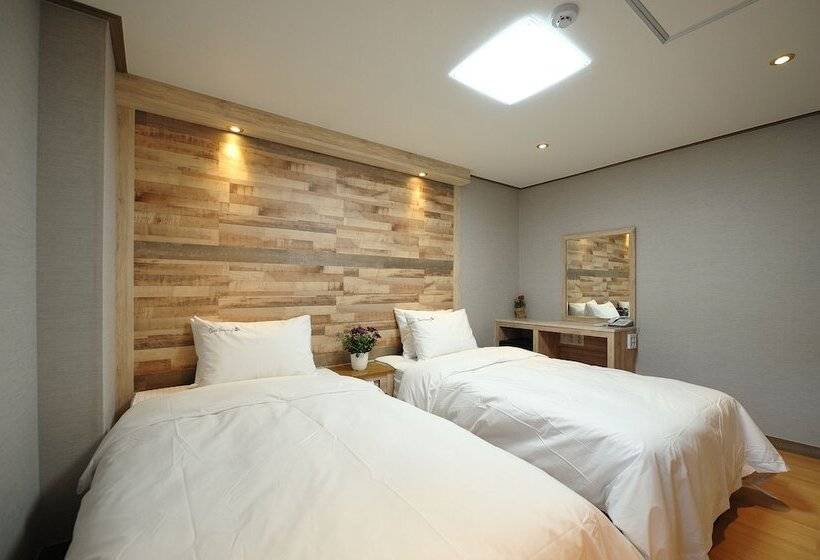 Daeyoung Hotel Myeongdong