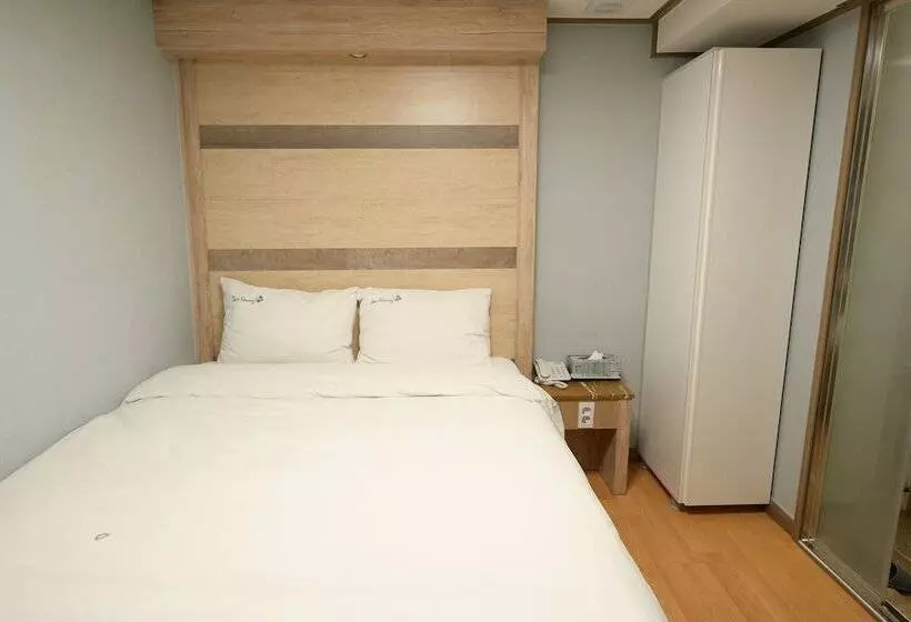 Daeyoung Hotel Myeongdong