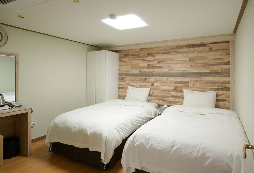 Daeyoung Hotel Myeongdong