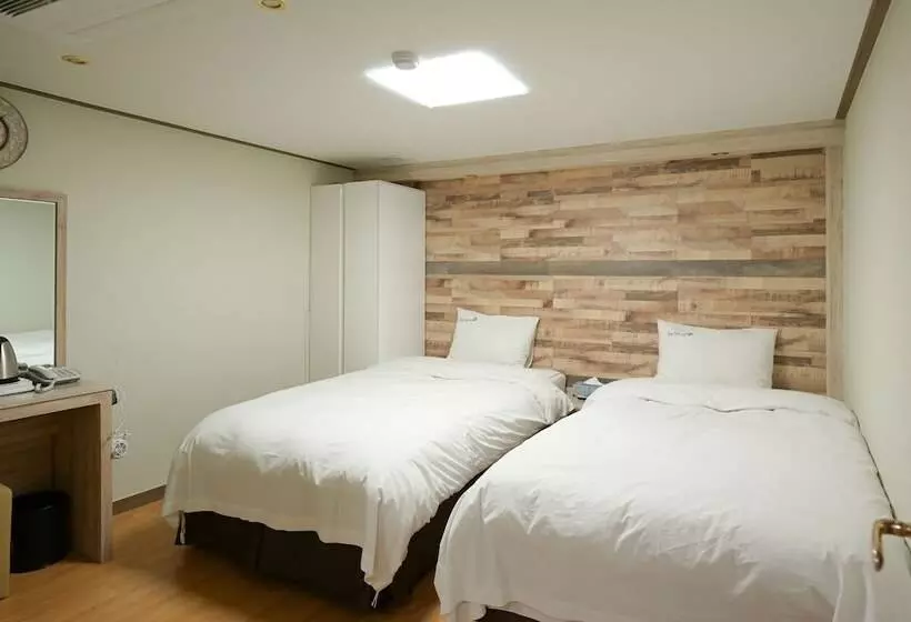 Daeyoung Hotel Myeongdong