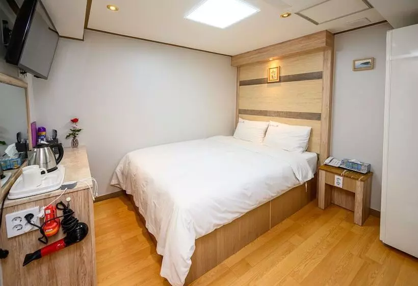 Daeyoung Hotel Myeongdong
