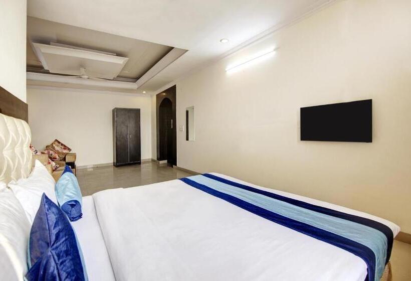 Отель Mint City Center Suites