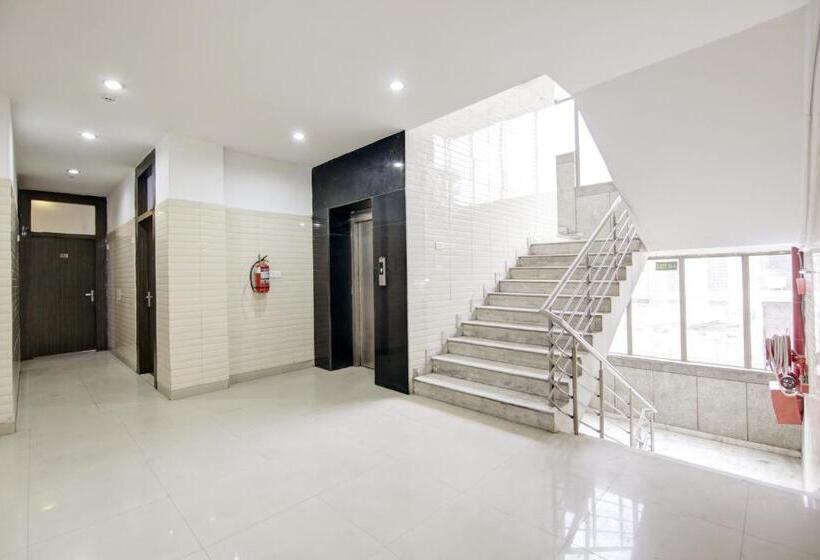 Отель Mint City Center Suites