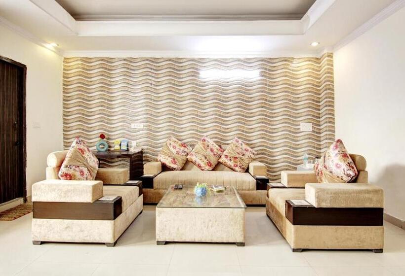 Отель Mint City Center Suites