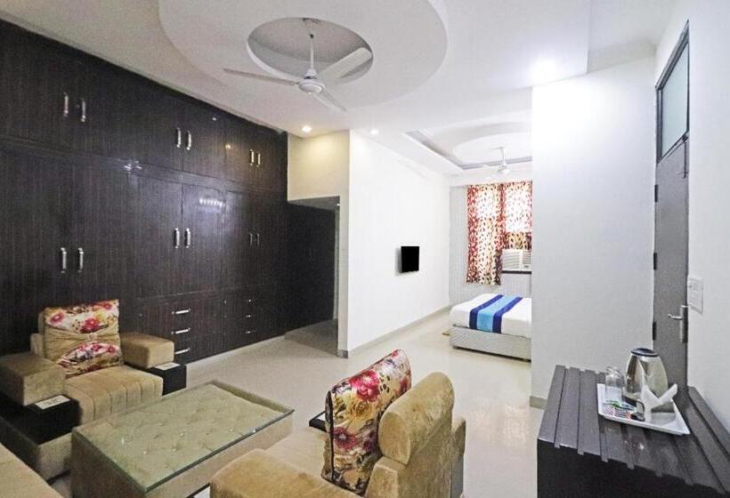 Отель Mint City Center Suites