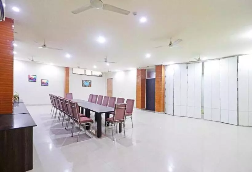 ホテル Mint City Center Suites