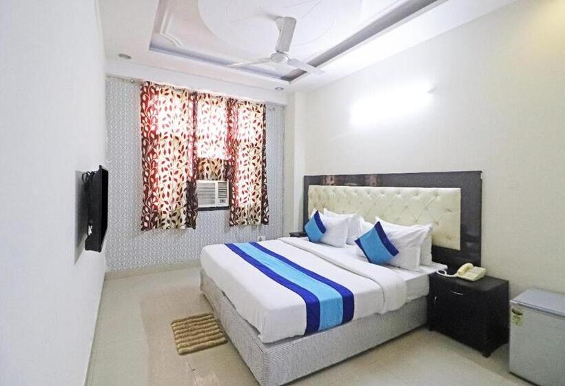 Отель Mint City Center Suites