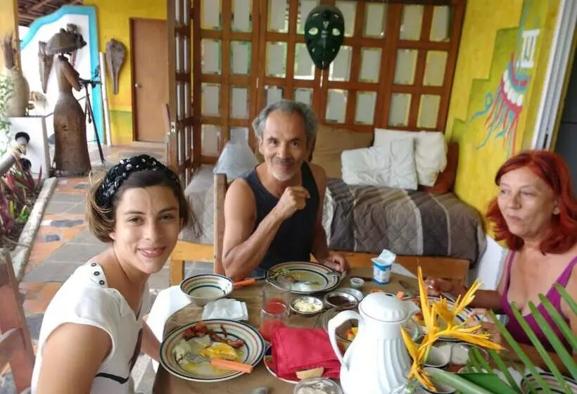 تختخواب و صبحانه Casa Artista