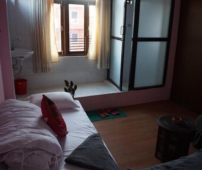 تختخواب و صبحانه Friend S Guest House