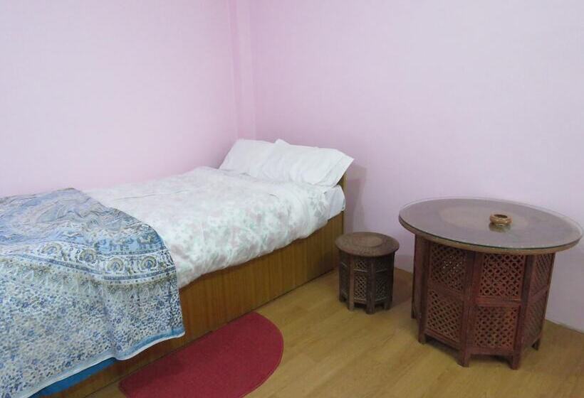 تختخواب و صبحانه Friend S Guest House