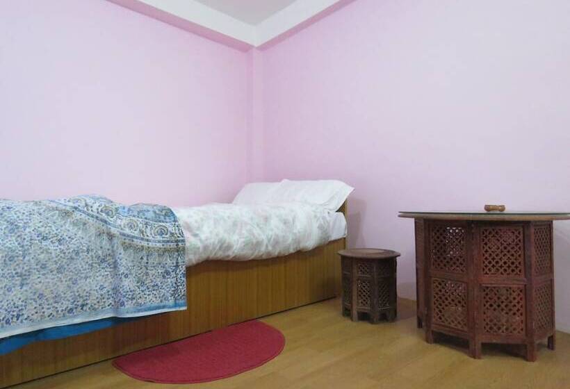 تختخواب و صبحانه Friend S Guest House