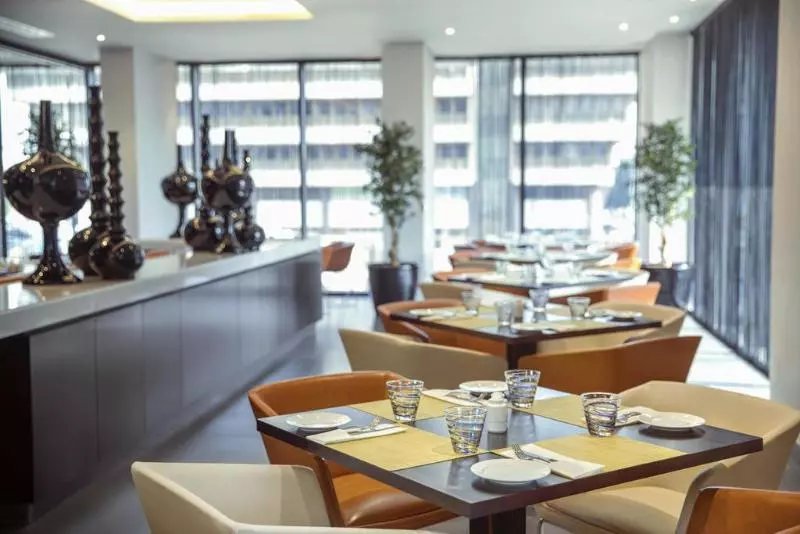 ホテル Centro Waha By Rotana