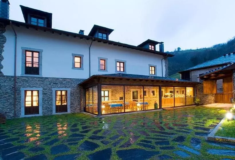 ホテル Y Apartamentos Rurales L Anceo