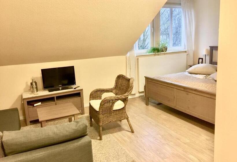 Отель Station L