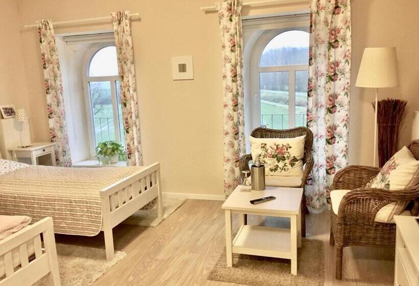 Отель Station L