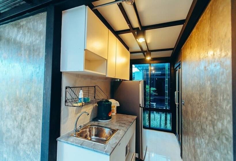 Mawadee Island Resort