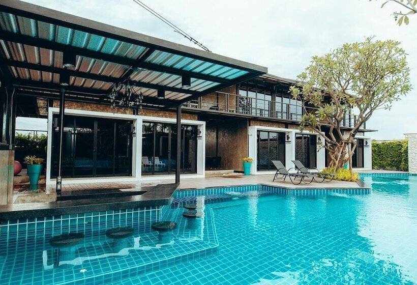 Mawadee Island Resort