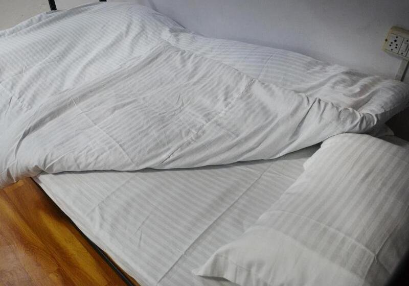 هاستل Backpackers Nest