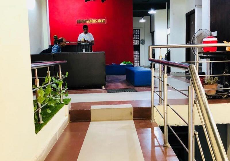 هاستل Backpackers Nest