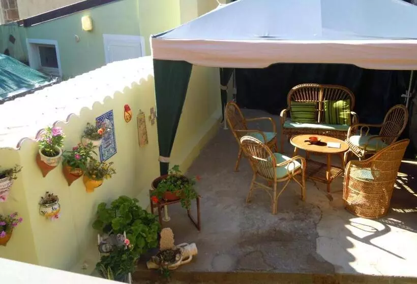 تختخواب و صبحانه Casa Castori