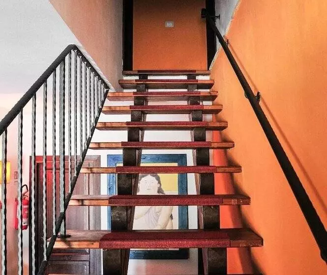 Aamiaismajoitus (B&B) Casalventodimare E Tramontana