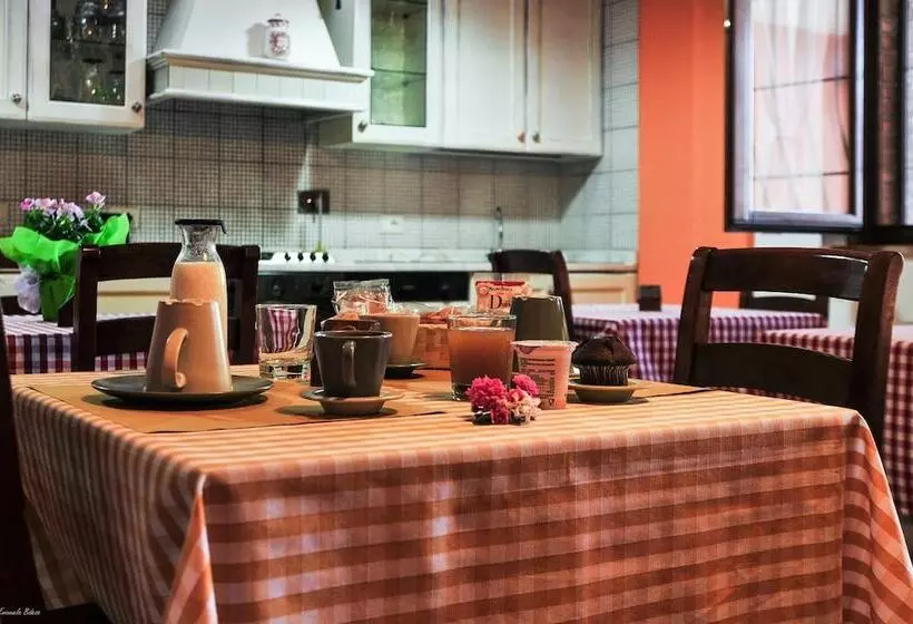 Aamiaismajoitus (B&B) Casalventodimare E Tramontana