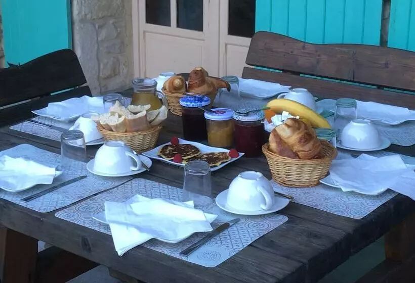 Aamiaismajoitus (B&B) Mas De La Pinède Ex Les Arbousiers