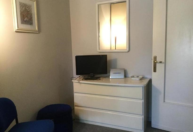 فندق Albergo Diana