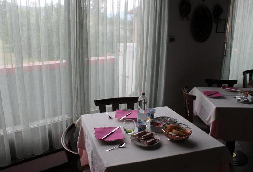 هتل O'scugnizzo 2