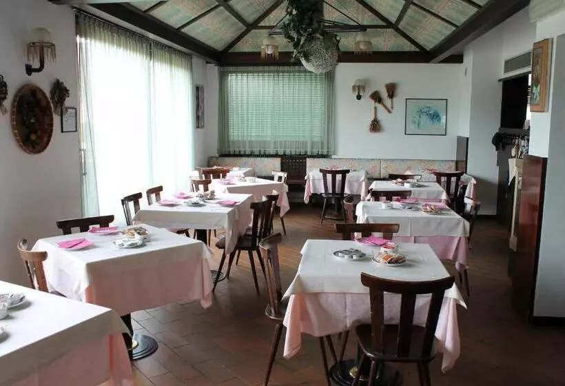 هتل O'scugnizzo 2