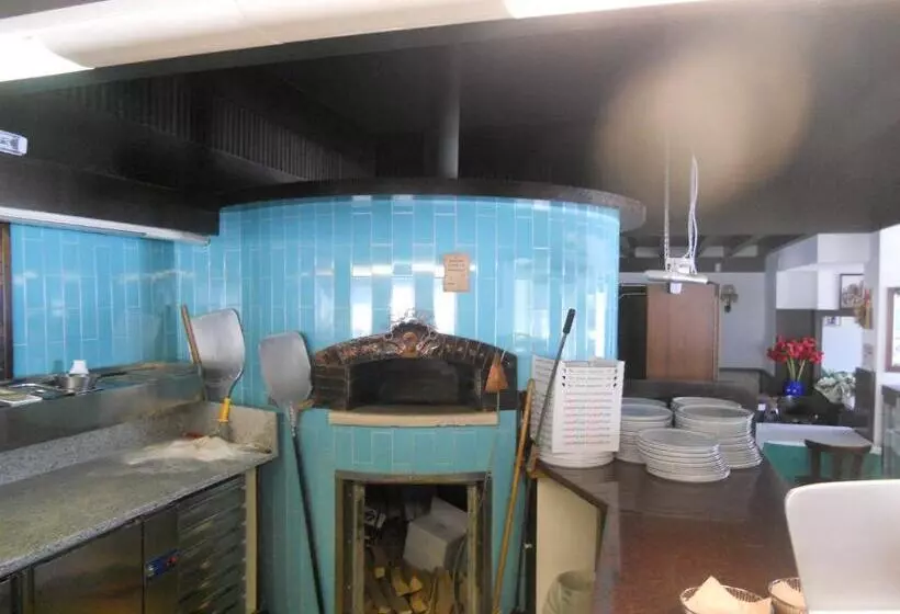 هتل O'scugnizzo 2