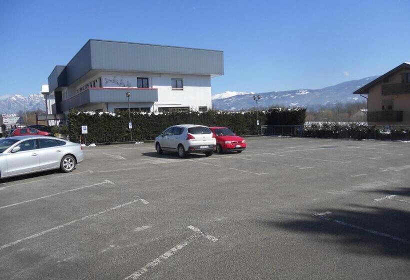 هتل O'scugnizzo 2