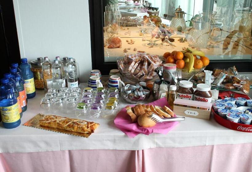 هتل O'scugnizzo 2