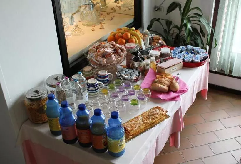 هتل O'scugnizzo 2