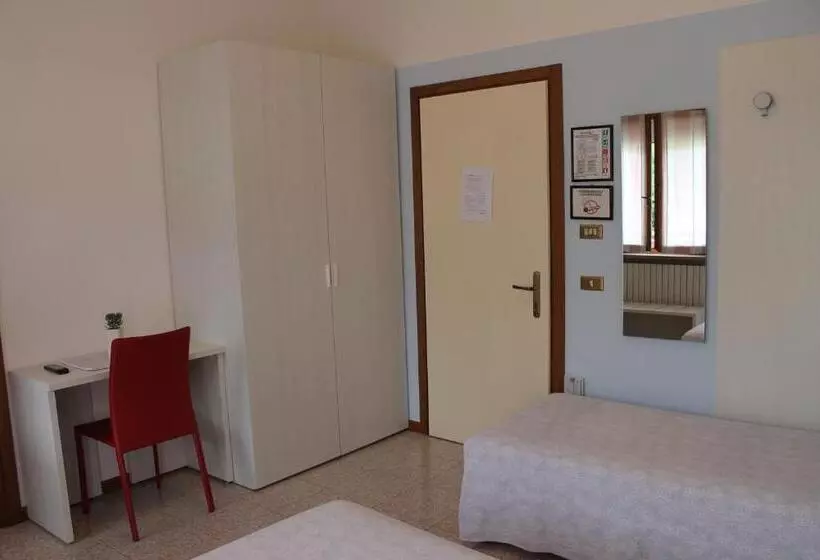 هتل O'scugnizzo 2