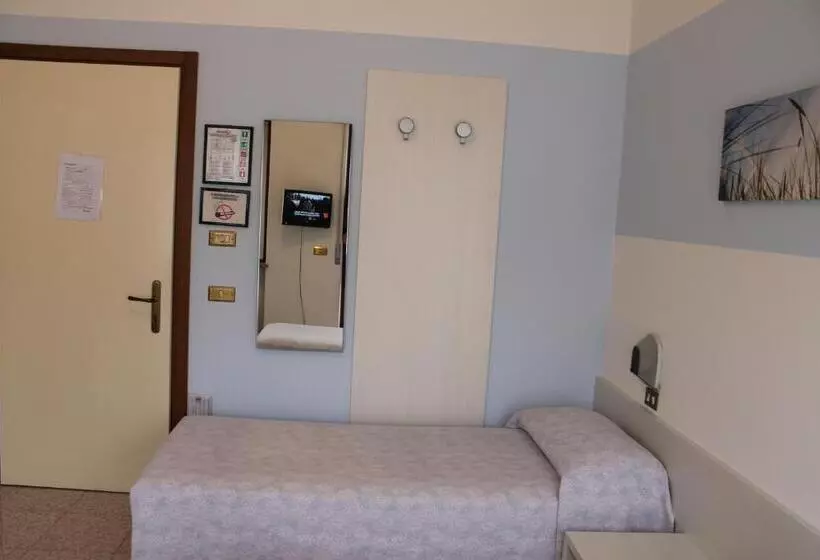 هتل O'scugnizzo 2