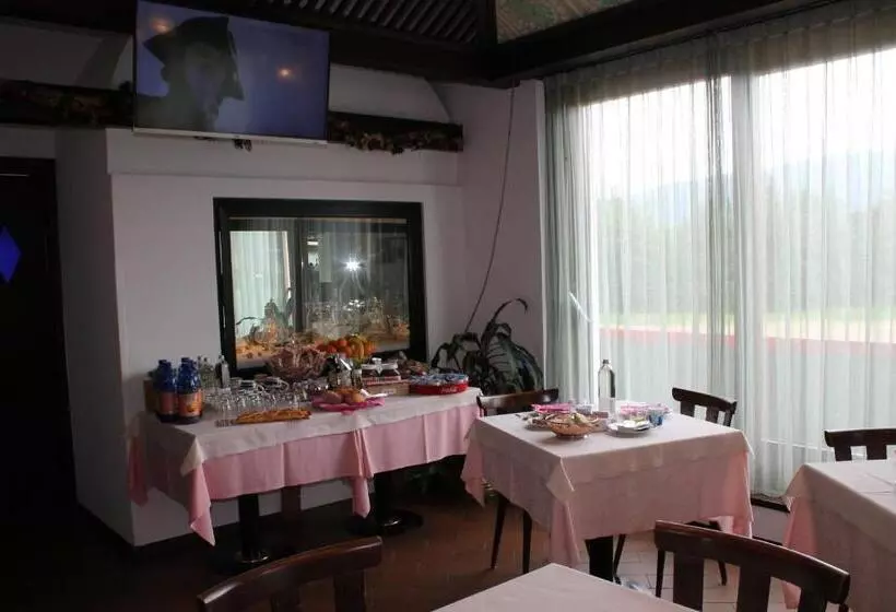 هتل O'scugnizzo 2