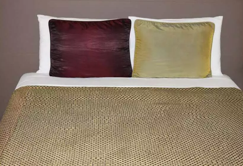 هتل Simon S Place