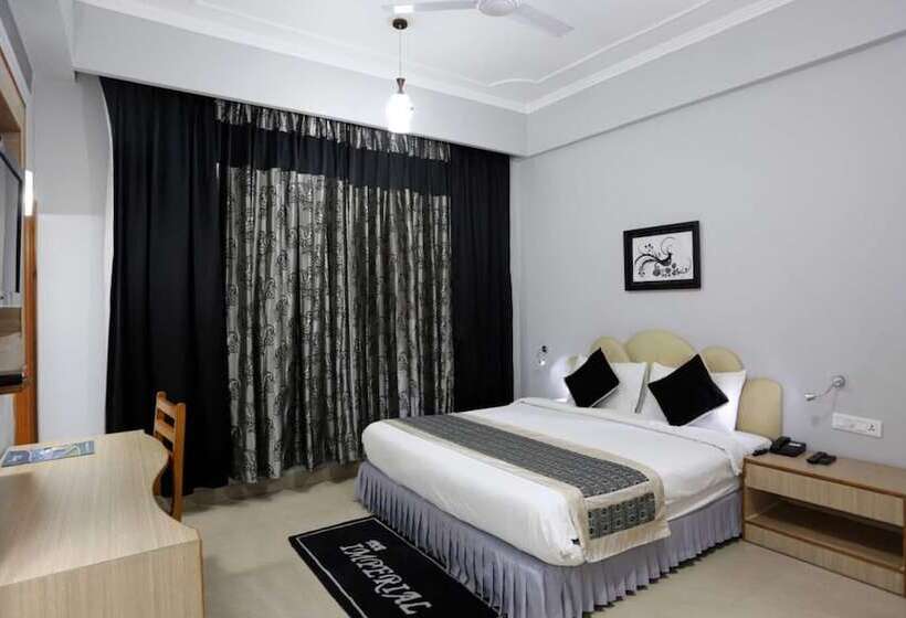 هتل The Imperial Bodhgaya