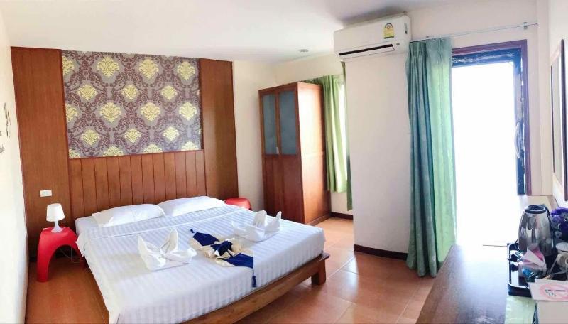 Phuket Iyh Express Hostel