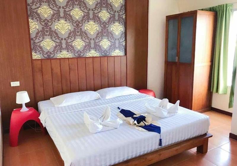 Phuket Iyh Express Hostel