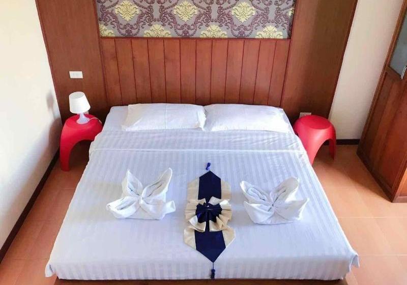 Phuket Iyh Express Hostel