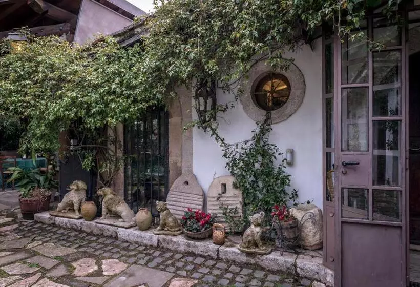 Aamiaismajoitus (B&B) La Canonica Dei Fiori   Anna Fendi Country House