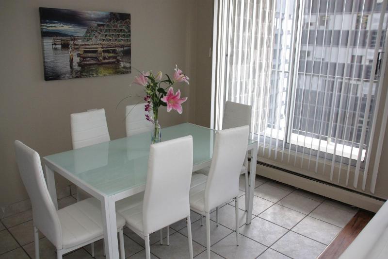 Calgary Core Suites  2 Bdrms