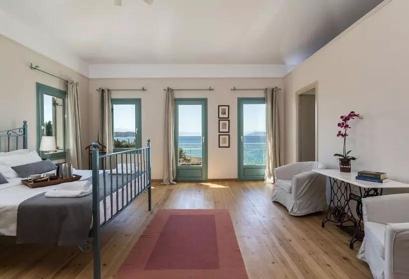 Electra Beachfront Villa