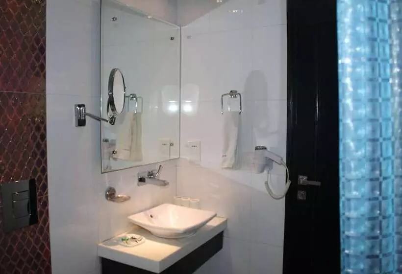 Airport Hotel Olive & Blue