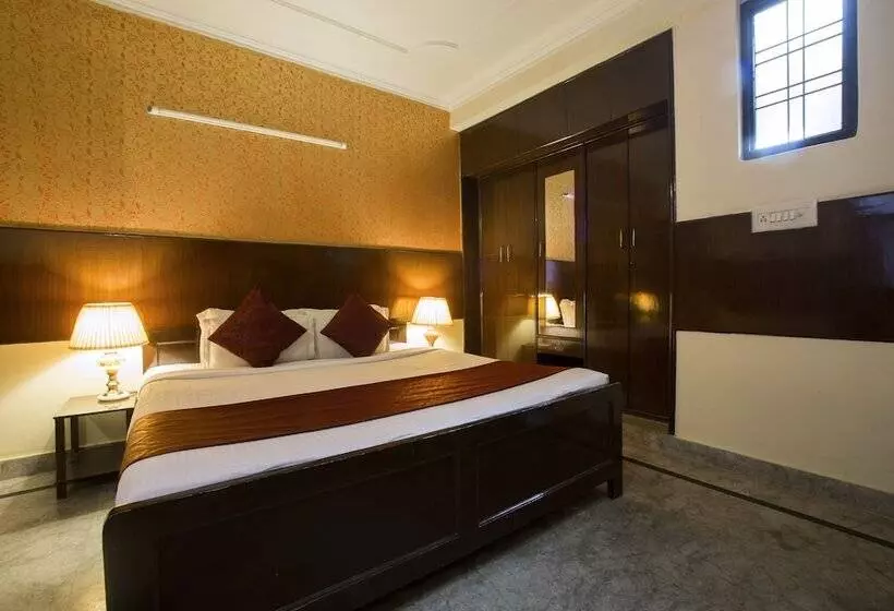 Airport Hotel Olive & Blue