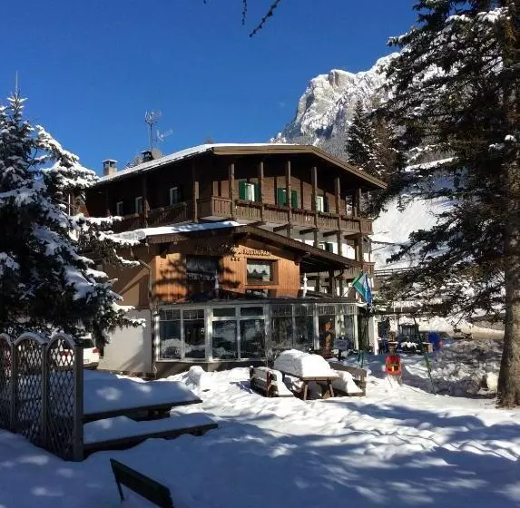 هتل Al Lago