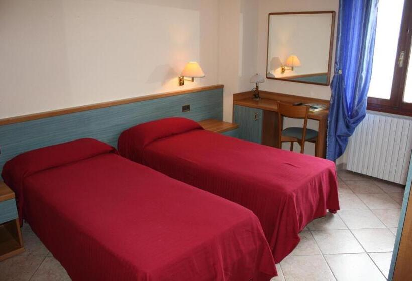 ホテル Albergo Ristorante Punta Dell'est