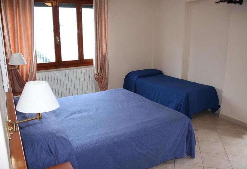 ホテル Albergo Ristorante Punta Dell'est